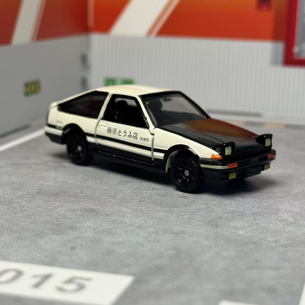 Takara Tomy Tomica NO.145 Drea - огляд і ціна Model Kit Ae86