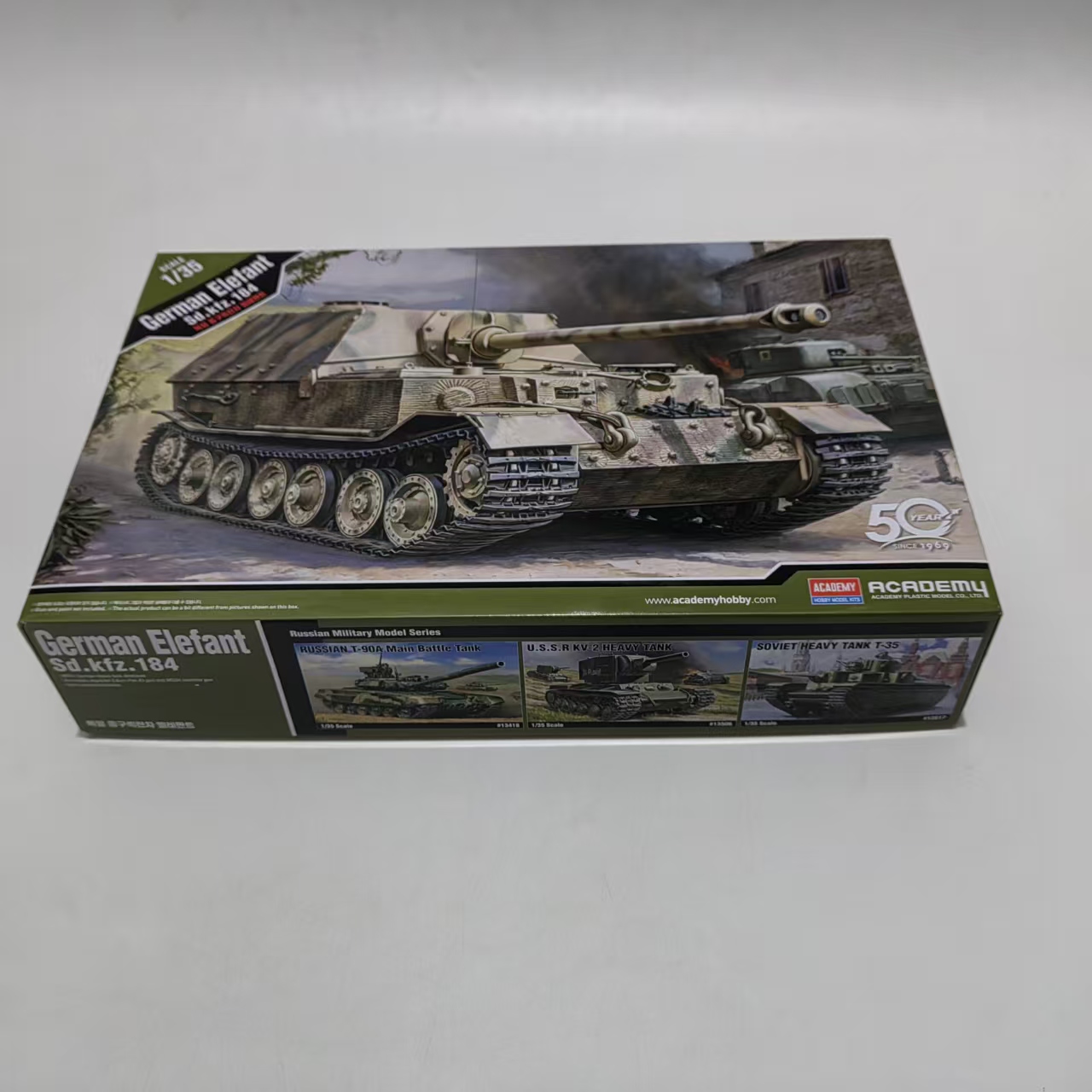 AC13537 ACADEMY 1/35  Elefant  - огляд і ціна Model Kit Academy