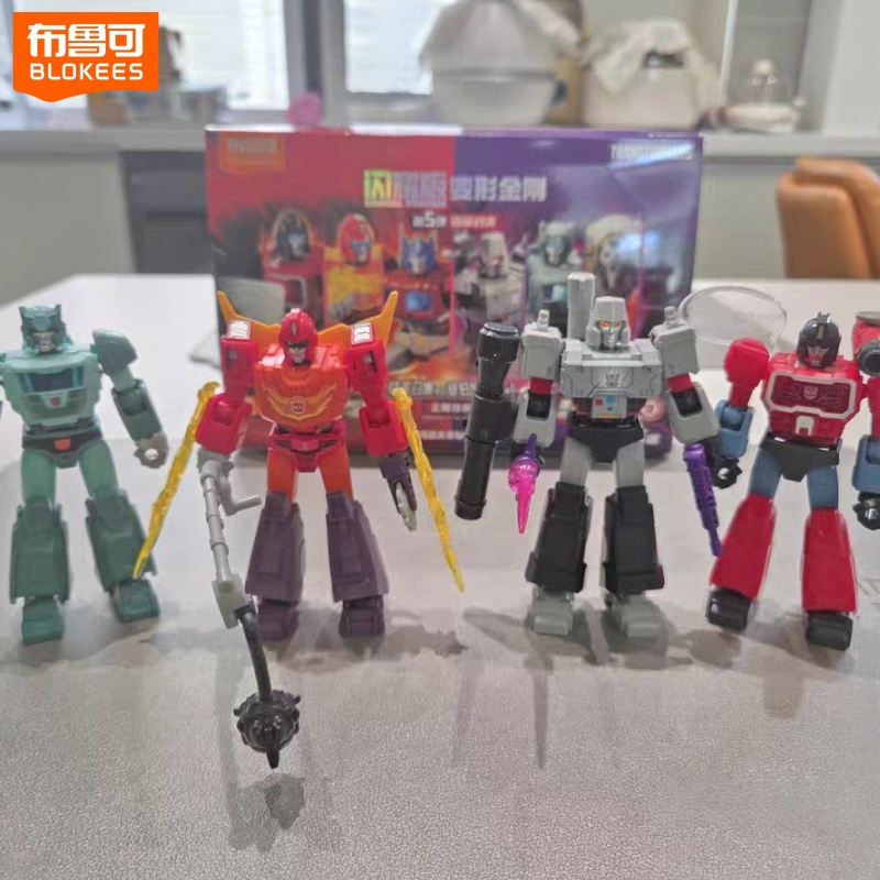 In Stock New Blokees Transform - огляд і ціна Model Kit Optimus